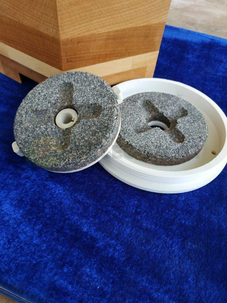 Комплект каменных жерновов для мельниц «Мельник»